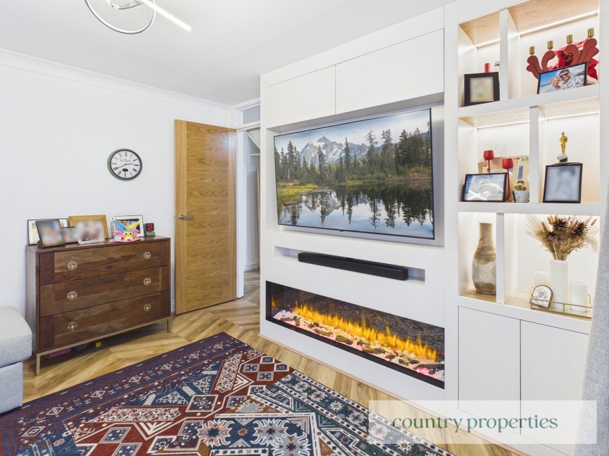 3 bedroom House for Sale Woodhall Court, Welwyn Garden City, Hertfordshire