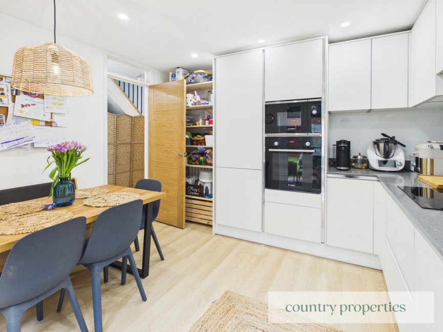 3 bedroom House for Sale Woodhall Court, Welwyn Garden City, Hertfordshire