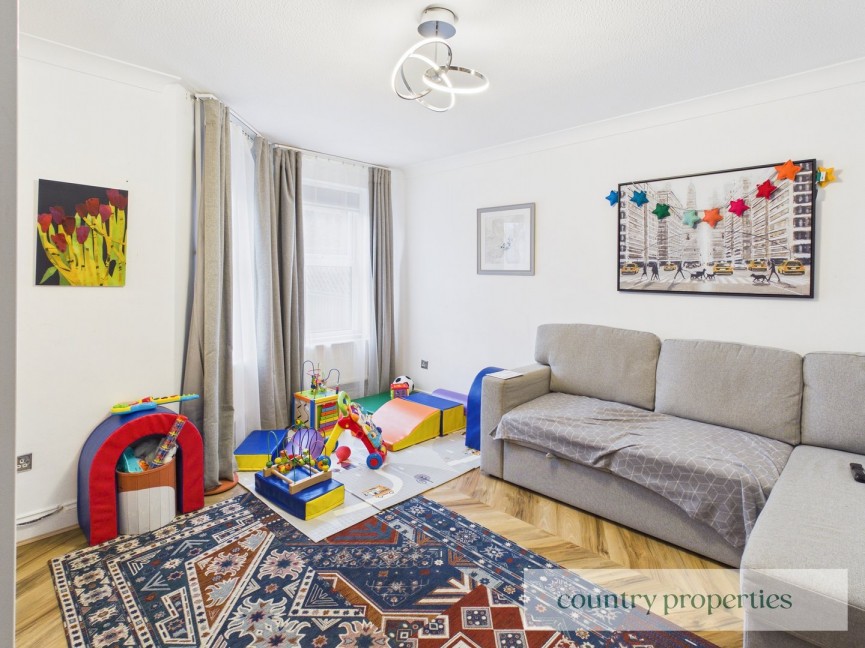 3 bedroom House for Sale Woodhall Court, Welwyn Garden City, Hertfordshire