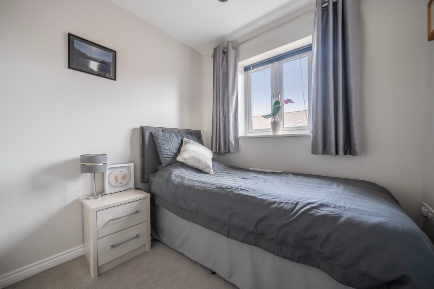 3 bedroom House for Sale Harebell Avenue, Stotfold, Bedfordshire