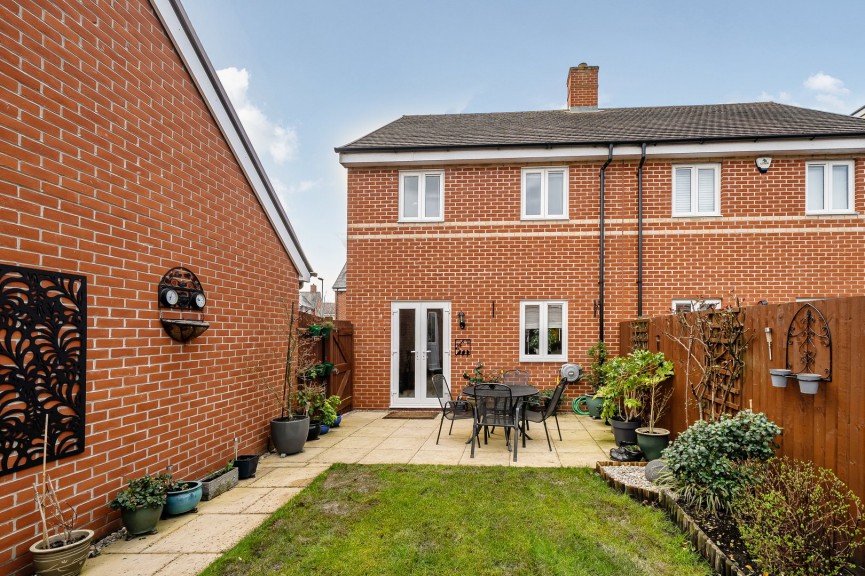 3 bedroom House for Sale Harebell Avenue, Stotfold, Bedfordshire