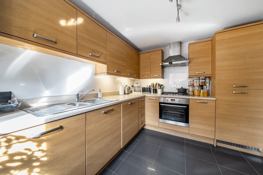 3 bedroom House for Sale Harebell Avenue, Stotfold, Bedfordshire