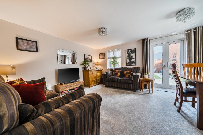 3 bedroom House for Sale Harebell Avenue, Stotfold, Bedfordshire