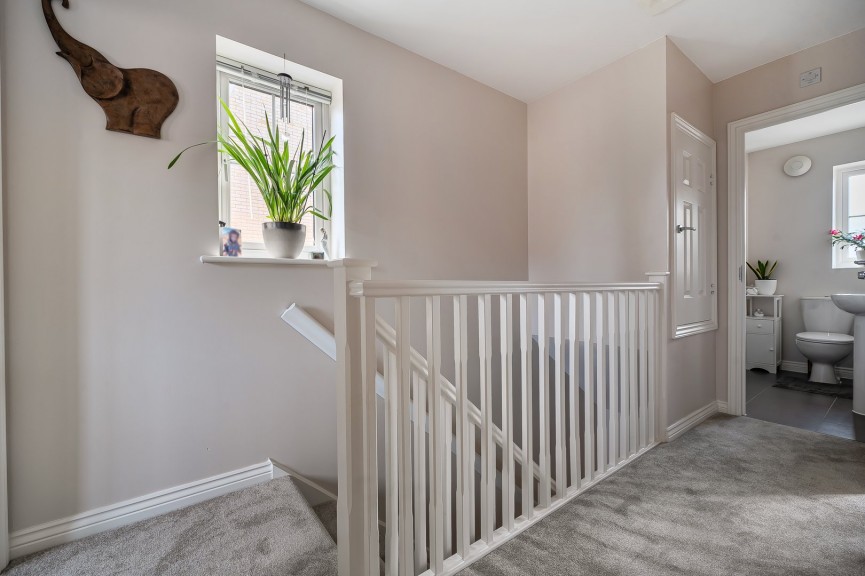 3 bedroom House for Sale Harebell Avenue, Stotfold, Bedfordshire