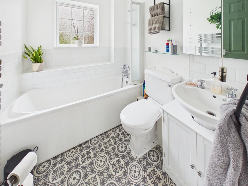 3 bedroom House for Sale Alder Close, Baldock, Hertfordshire