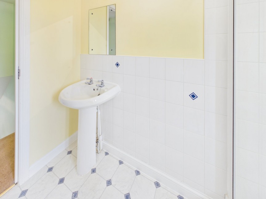 2 bedroom House for Sale Tulip Close, Biggleswade, Bedfordshire