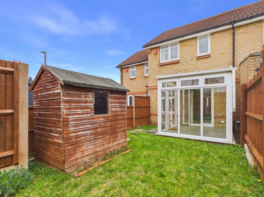 2 bedroom House for Sale Tulip Close, Biggleswade, Bedfordshire