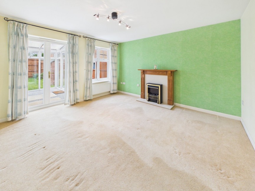 2 bedroom House for Sale Tulip Close, Biggleswade, Bedfordshire