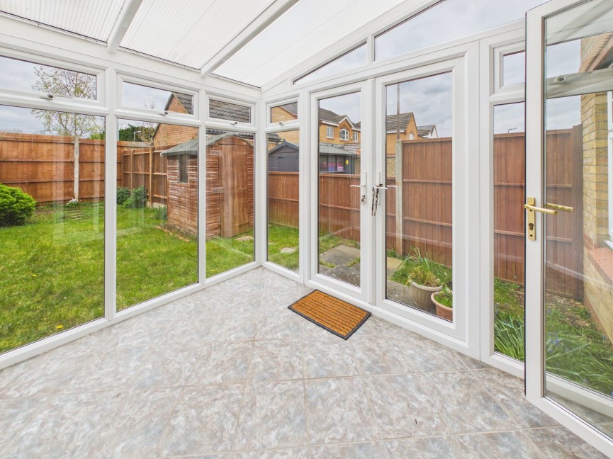 2 bedroom House for Sale Tulip Close, Biggleswade, Bedfordshire