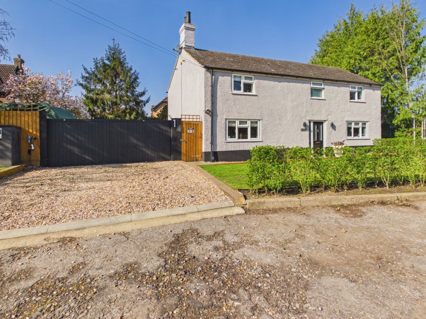 4 bedroom House for Sale Lower Caldecote, Biggleswade, Bedfordshire