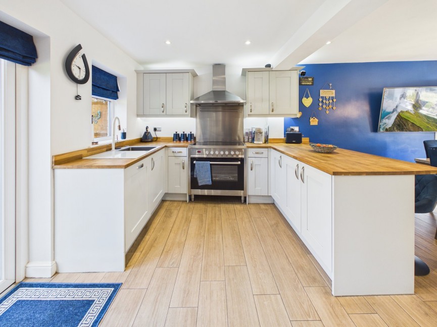 4 bedroom House for Sale Lower Caldecote, Biggleswade, Bedfordshire