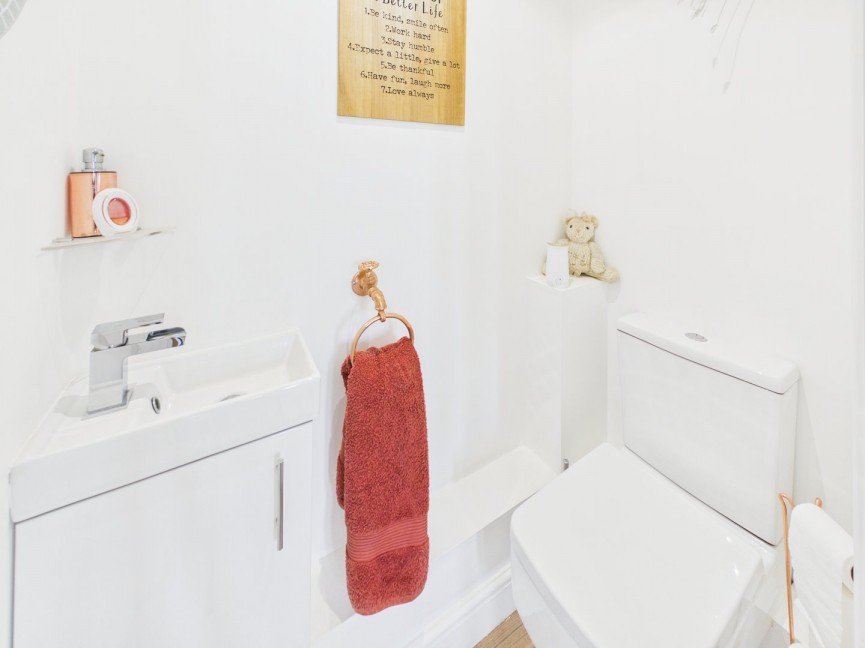 4 bedroom House for Sale Lower Caldecote, Biggleswade, Bedfordshire