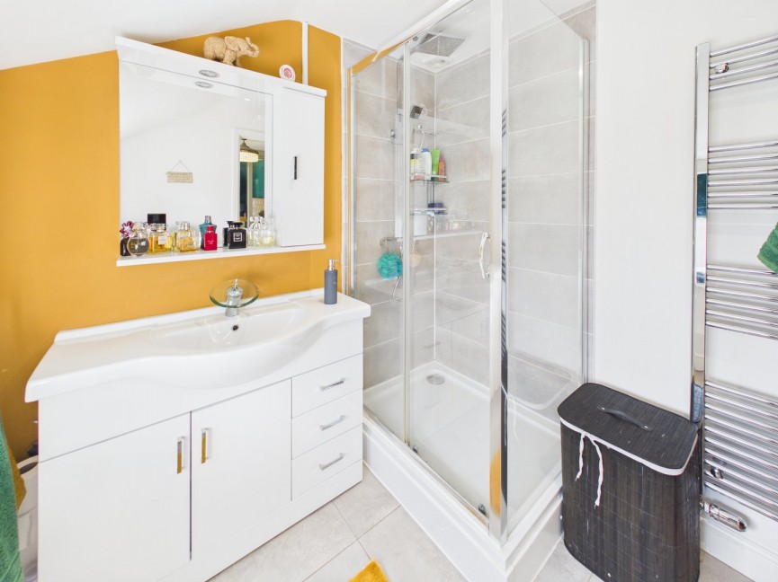 4 bedroom House for Sale Lower Caldecote, Biggleswade, Bedfordshire