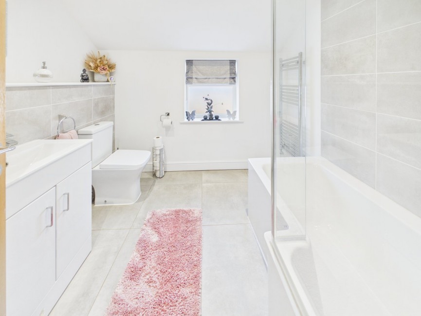 4 bedroom House for Sale Lower Caldecote, Biggleswade, Bedfordshire