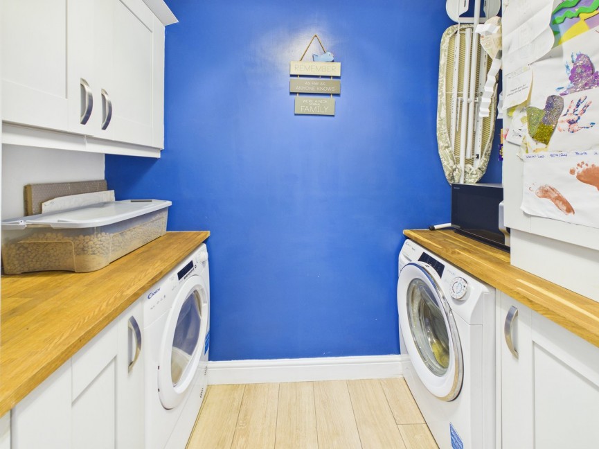 4 bedroom House for Sale Lower Caldecote, Biggleswade, Bedfordshire