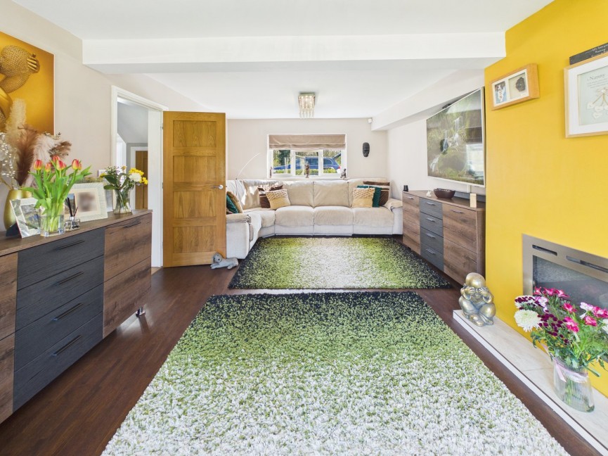 4 bedroom House for Sale Lower Caldecote, Biggleswade, Bedfordshire