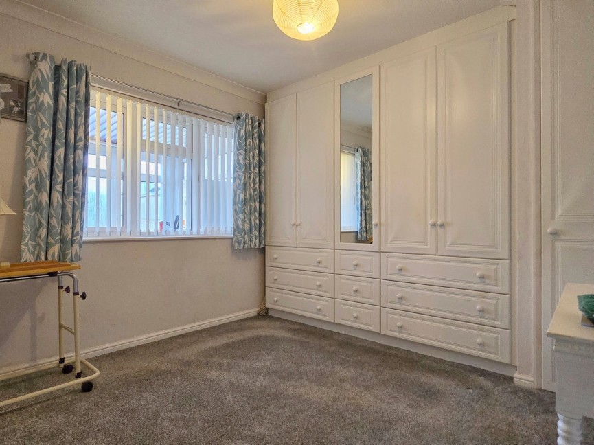 2 bedroom Bungalow for Sale Ampthill, Bedfordshire