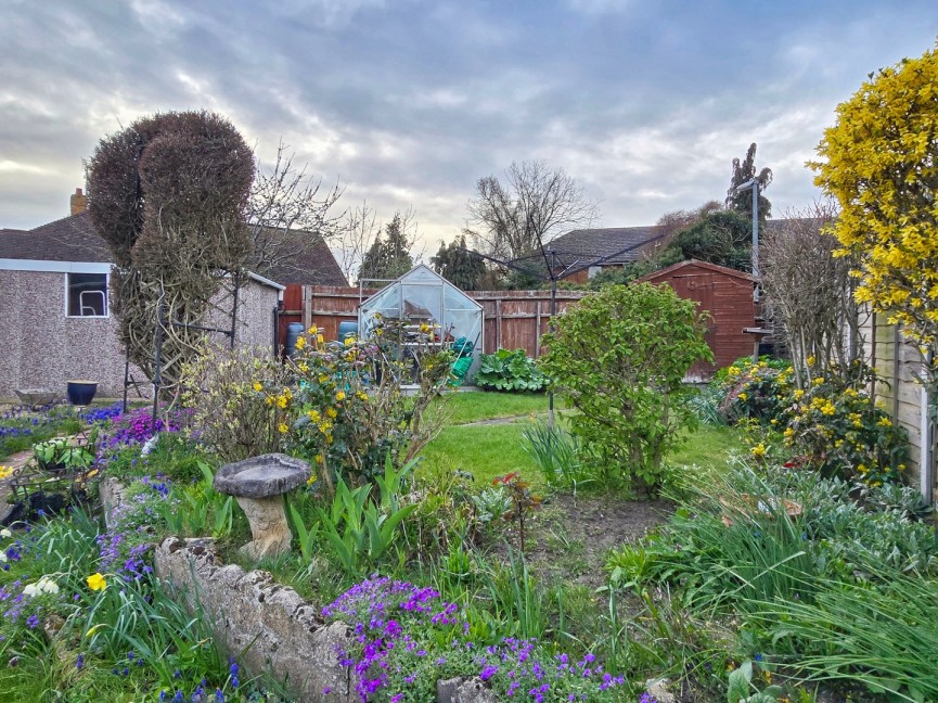 2 bedroom Bungalow for Sale Ampthill, Bedfordshire