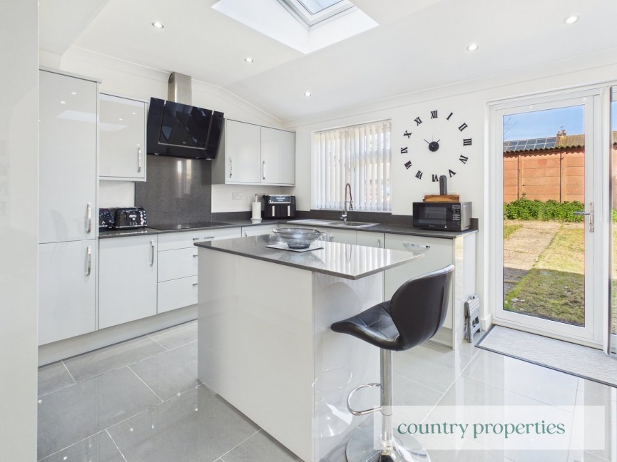 3 bedroom House for Sale Wheatley Close, Welwyn Garden City, Hertfordshire