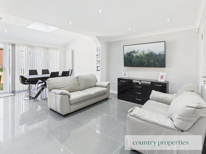 3 bedroom House for Sale Wheatley Close, Welwyn Garden City, Hertfordshire