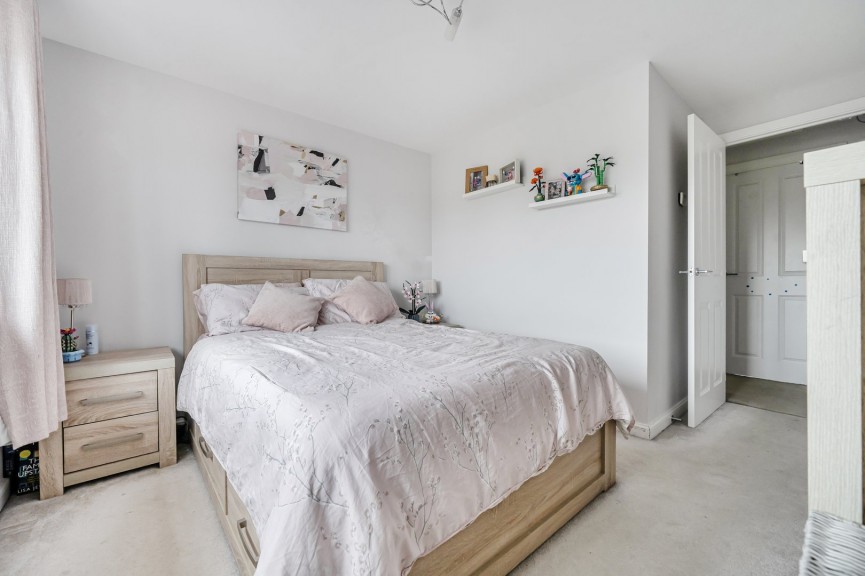 3 bedroom House for Sale Davy Drive, Shefford, Bedfordshire