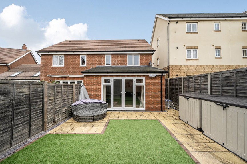 3 bedroom House for Sale Davy Drive, Shefford, Bedfordshire