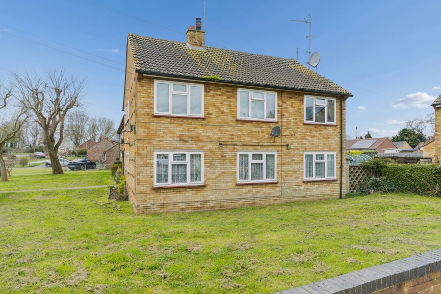 2 bedroom Flat for Sale Offley, Hitchin, Hertfordshire