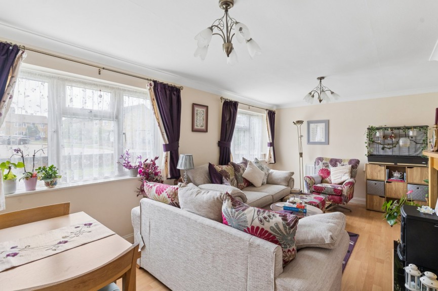 2 bedroom Flat for Sale Offley, Hitchin, Hertfordshire