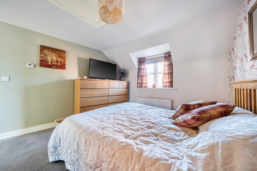 4 bedroom House for Sale Celtic Mead, Shefford, Bedfordshire