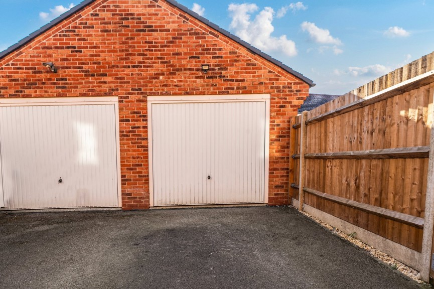 4 bedroom House for Sale Celtic Mead, Shefford, Bedfordshire