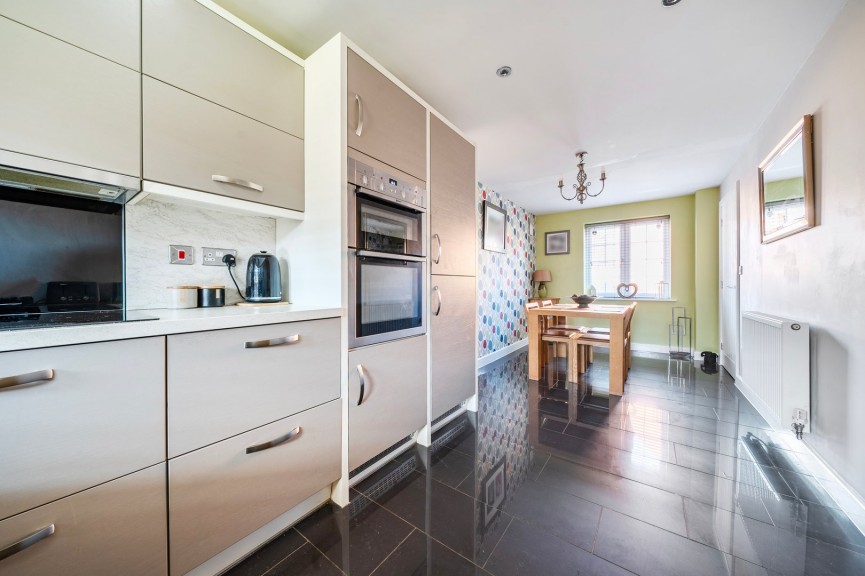 4 bedroom House for Sale Celtic Mead, Shefford, Bedfordshire