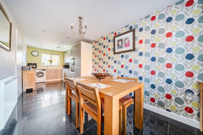 4 bedroom House for Sale Celtic Mead, Shefford, Bedfordshire