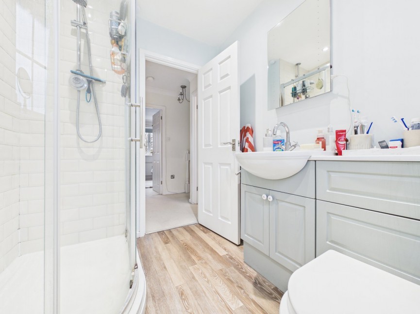 2 bedroom House for Sale Green Drift, ROYSTON, Hertfordshire