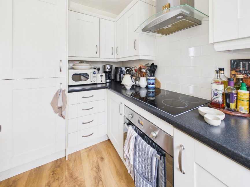 2 bedroom House for Sale Green Drift, ROYSTON, Hertfordshire