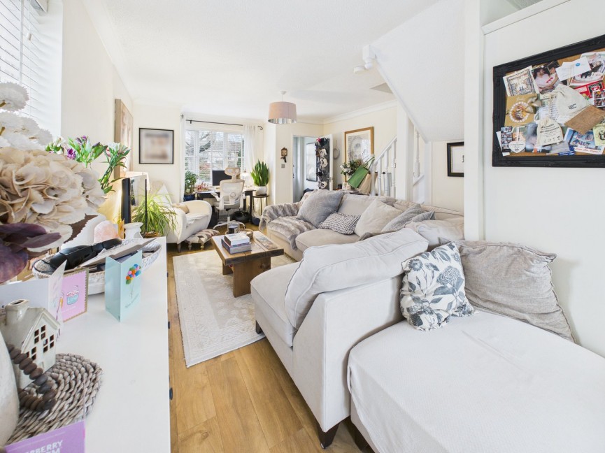 2 bedroom House for Sale Green Drift, ROYSTON, Hertfordshire