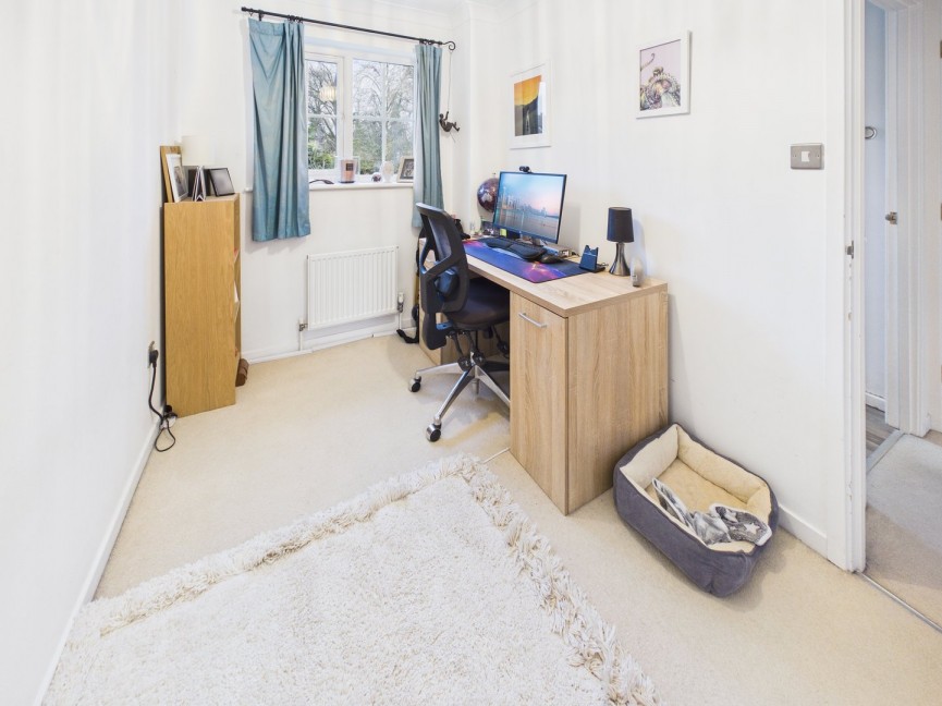 2 bedroom House for Sale Green Drift, ROYSTON, Hertfordshire