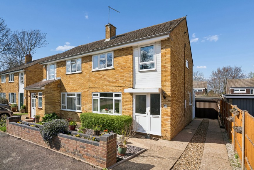 3 bedroom House for Sale Friday Furlong, Hitchin, Hertfordshire