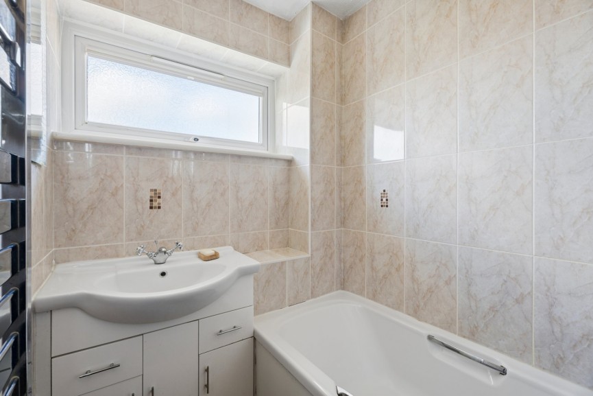 3 bedroom House for Sale Friday Furlong, Hitchin, Hertfordshire