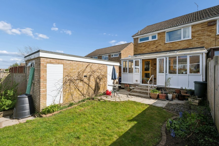 3 bedroom House for Sale Friday Furlong, Hitchin, Hertfordshire