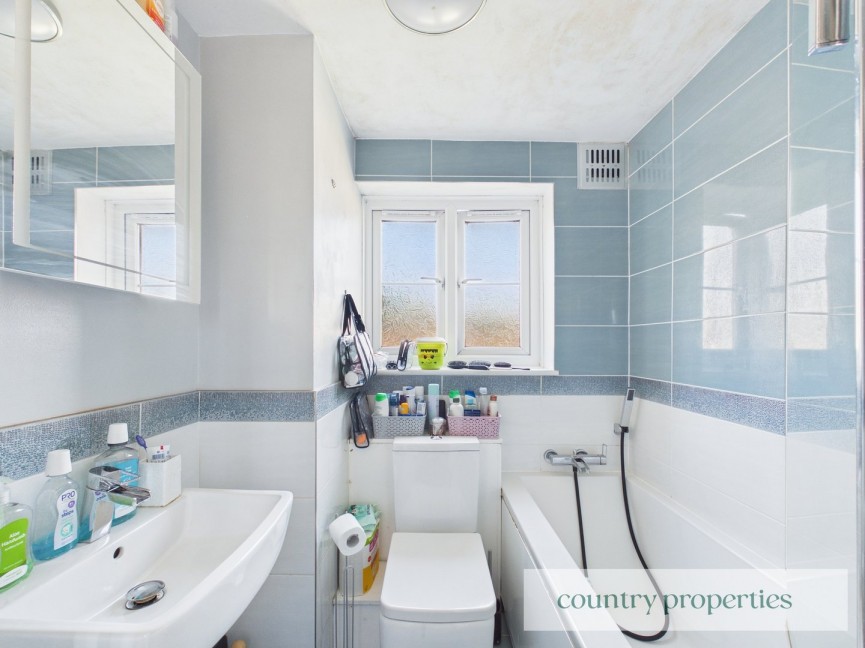 2 bedroom Flat for Sale Sweet Briar, Welwyn Garden City