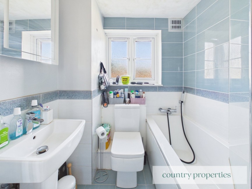 2 bedroom Flat for Sale Sweet Briar, Welwyn Garden City