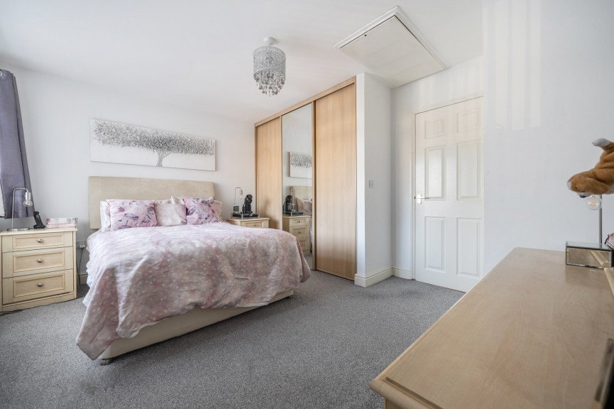 3 bedroom House for Sale Church Road, Stotfold, Bedfordshire