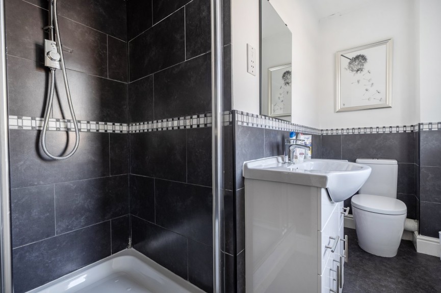 3 bedroom House for Sale Church Road, Stotfold, Bedfordshire