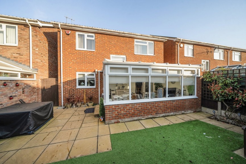 3 bedroom House for Sale Church Road, Stotfold, Bedfordshire