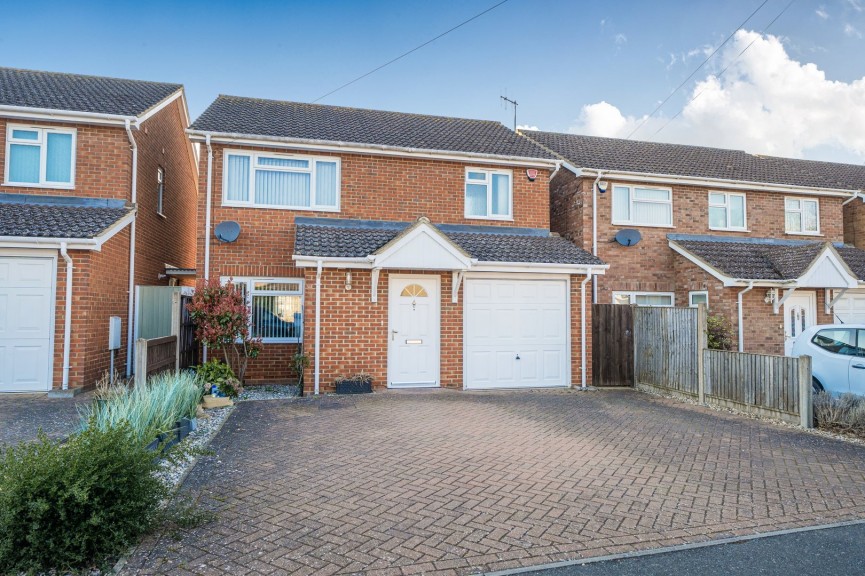 3 bedroom House for Sale Church Road, Stotfold, Bedfordshire