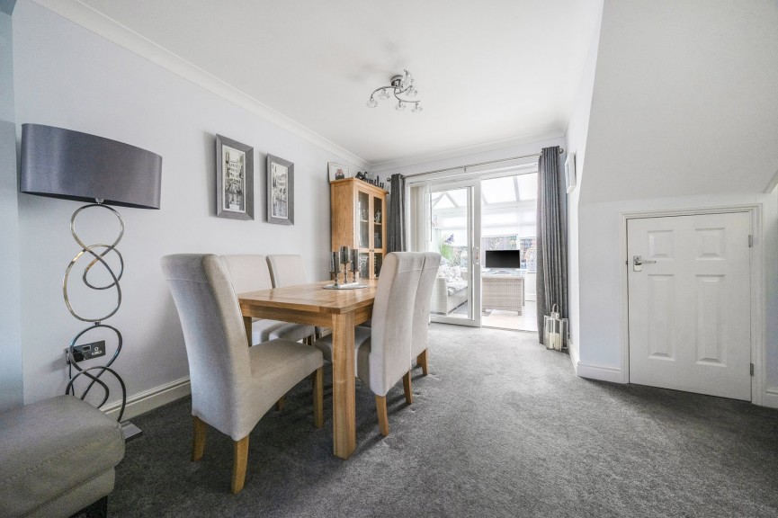 3 bedroom House for Sale Church Road, Stotfold, Bedfordshire