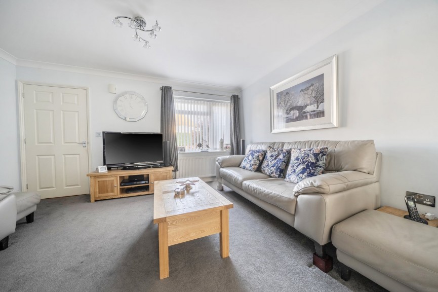 3 bedroom House for Sale Church Road, Stotfold, Bedfordshire