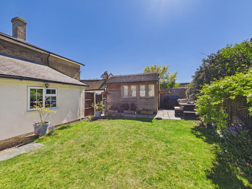 3 bedroom Flat for Sale Park Lane, Blunham