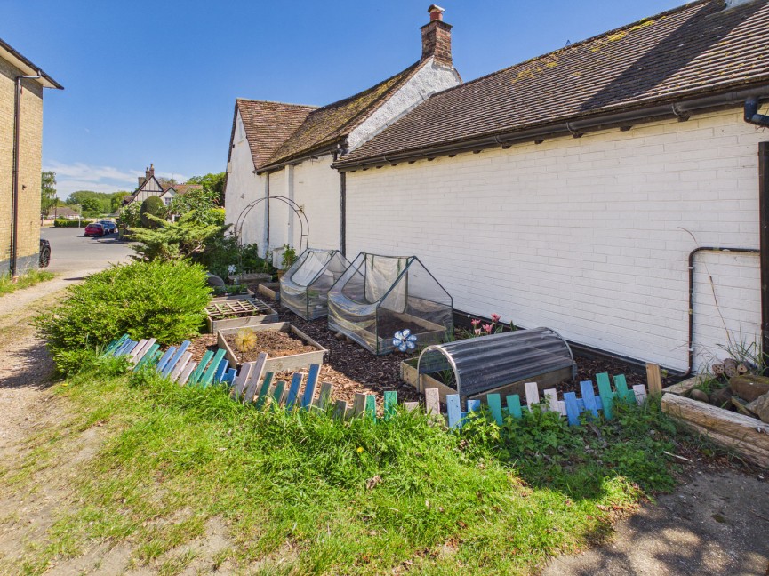 3 bedroom Flat for Sale Park Lane, Blunham