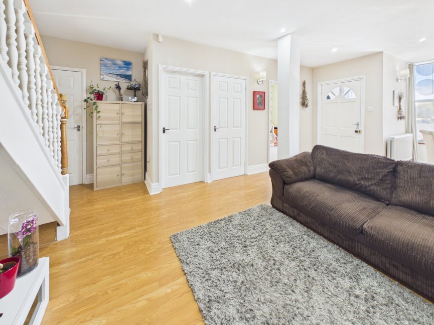 3 bedroom Flat for Sale Park Lane, Blunham